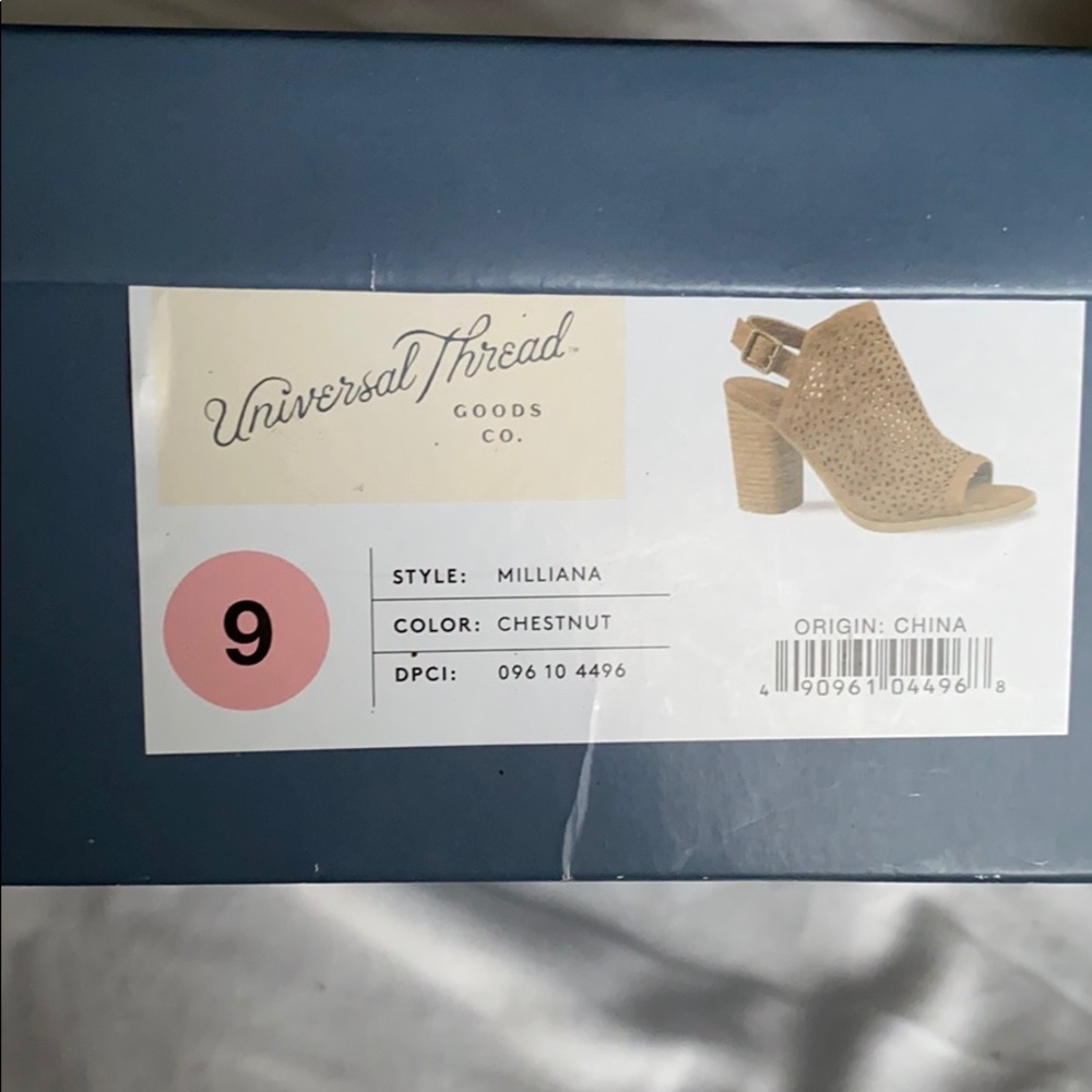 Universal Thread heel size 9 - Picture 6 of 6
